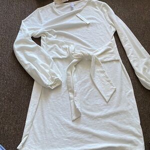 BNWT WOMENS SIZE LARGE FLOWY WHITE RIBBON DRESS